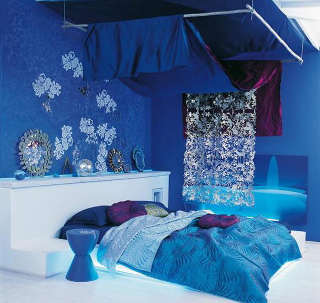 Красивые синие комнаты. Комната для девочки в голубых тонах. Комната в синем цвете. Спальня в синих тонах тонах. Синяя комната для девочки.
